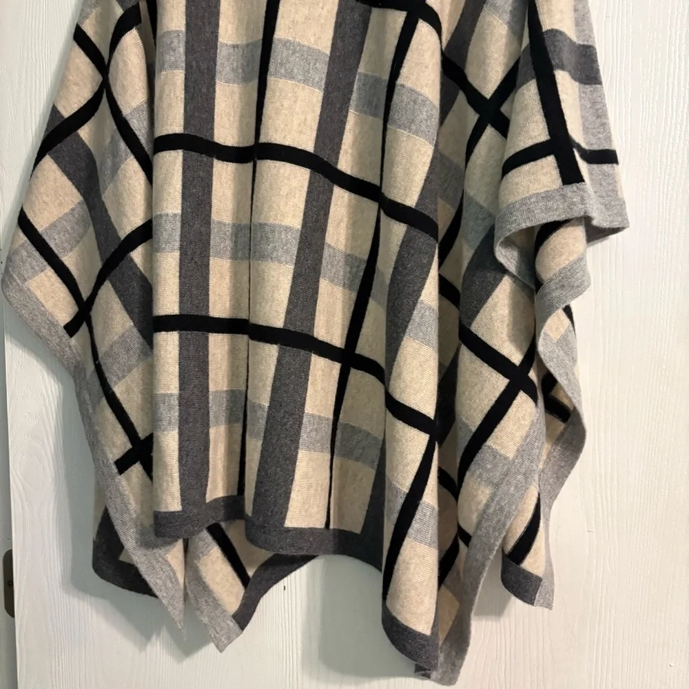 SOFT by NAADAM Gray, Black and Tan Plaid CashmereTurtleneck Poncho